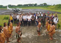 Tampak Kehadiran Kemenko Marves bersama Gubernur disambjt Tari Tradisional