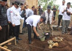 Pemprov dan Baznas Serahkan Bantuan Bedah Rumah di Kabupaten Kepahiang