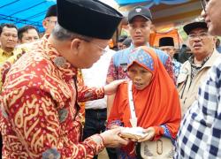 Gubernur Rohidin Wujudkan Mimpi Warga Kaur Miliki Rumah Layak Huni